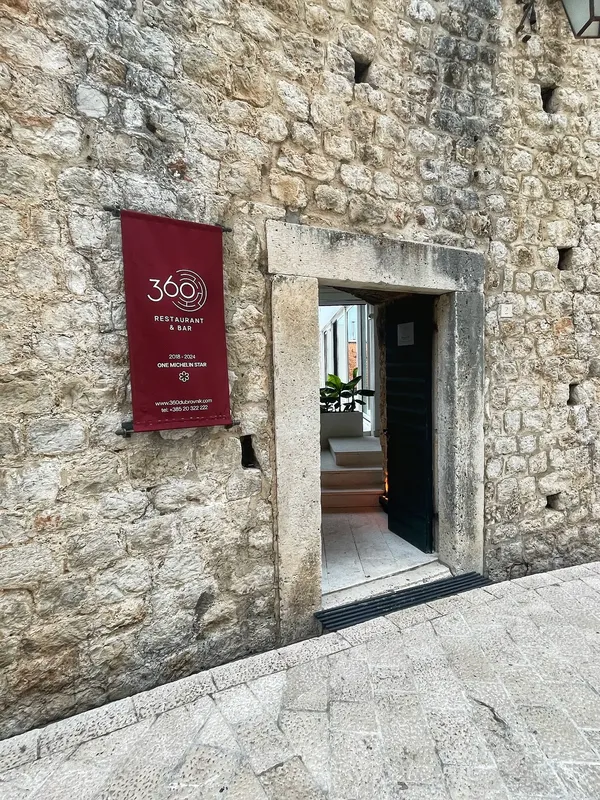 Restaurant 360 Dubrovnik Michelin star Mediterranean terrace city walls