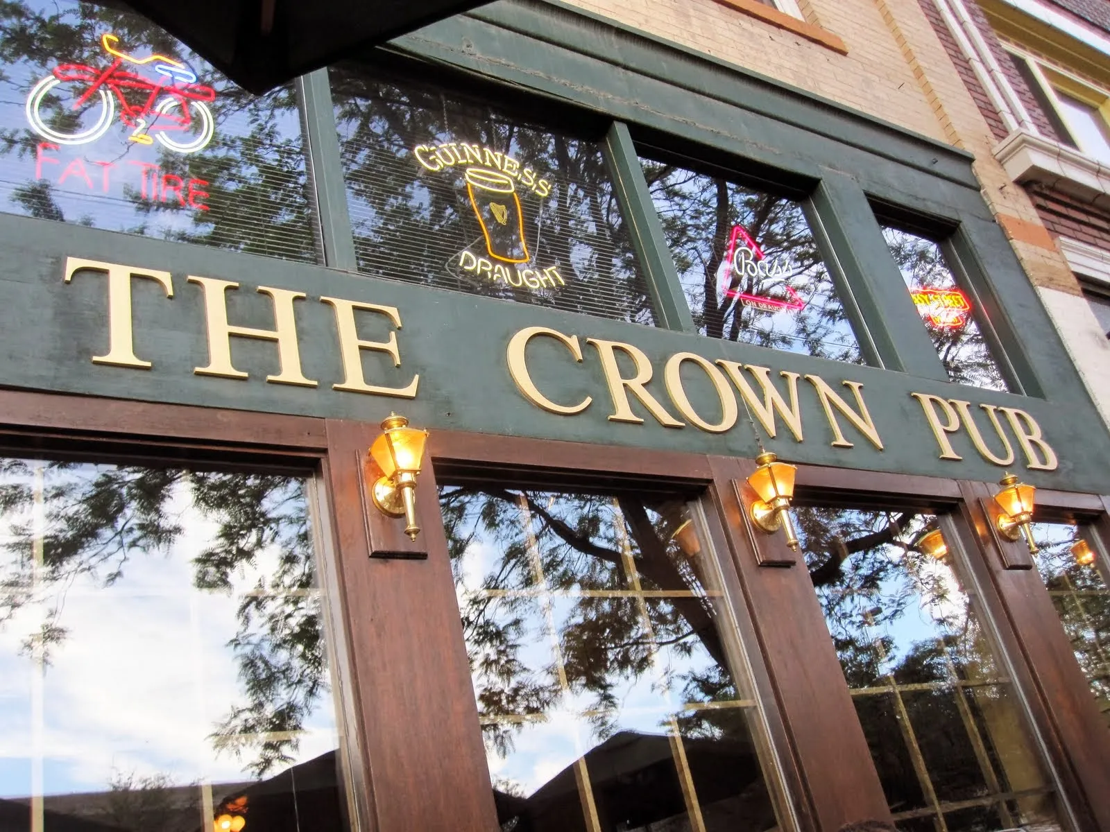 The Crown Pub dining room