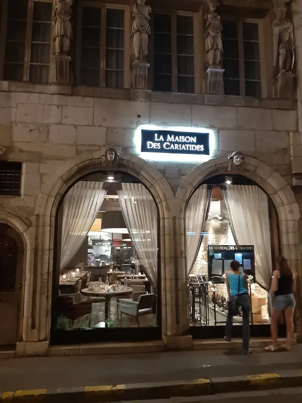 La Maison des Cariatides — Dijon