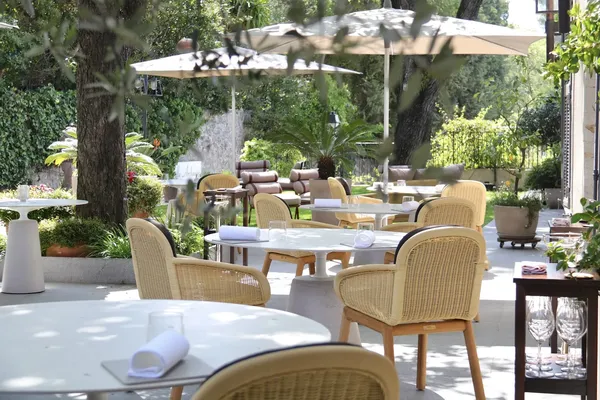 Villa Archange Le Cannet Cannes 18th century Provençal villa dining