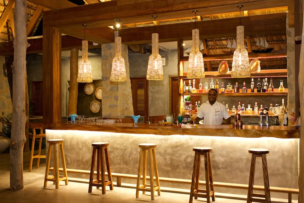 Les Lauriers dining room