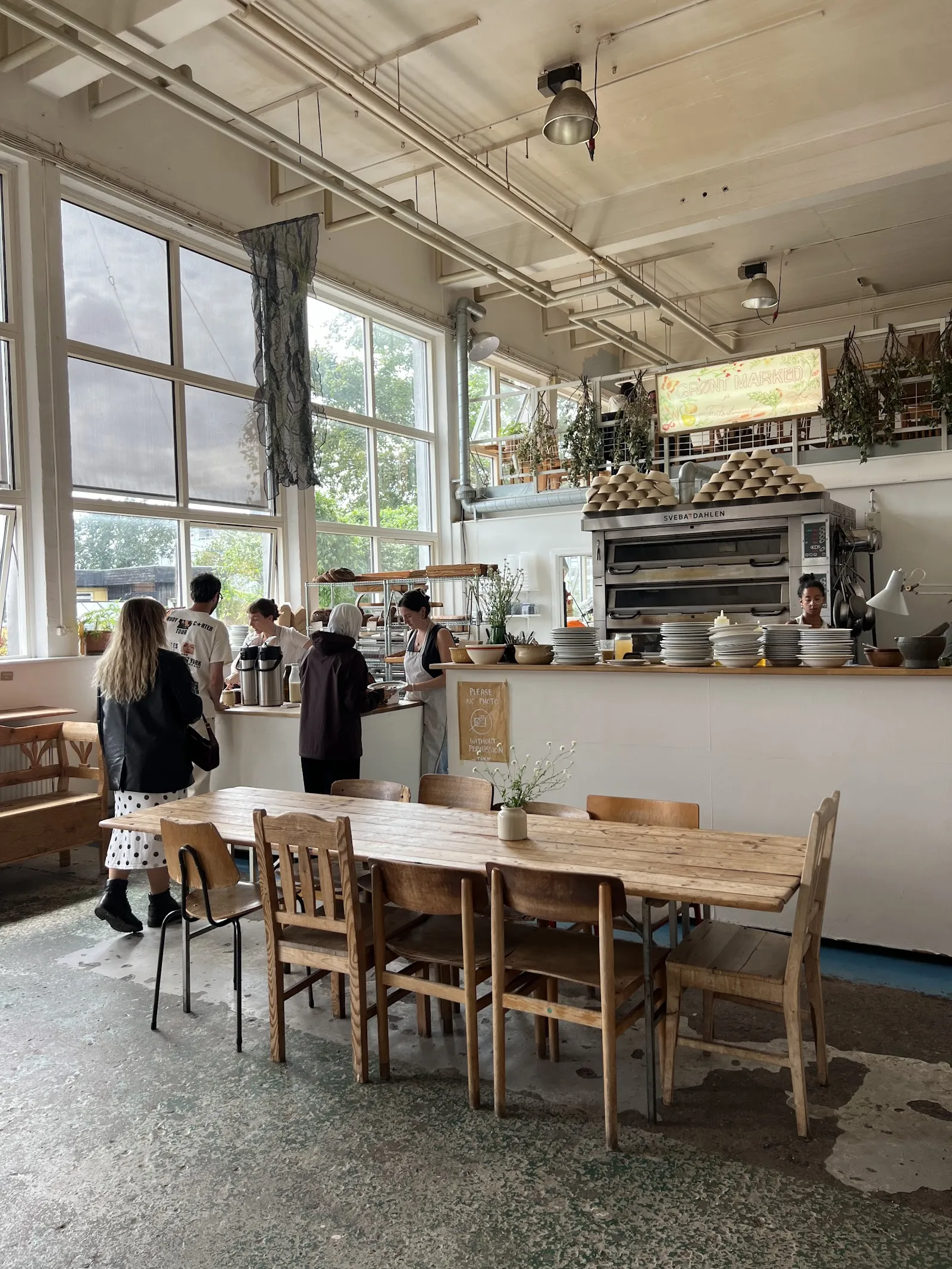 Lille Bakery Copenhagen Bakery-Cafe Refshaleøen — Refshalevej dining room
