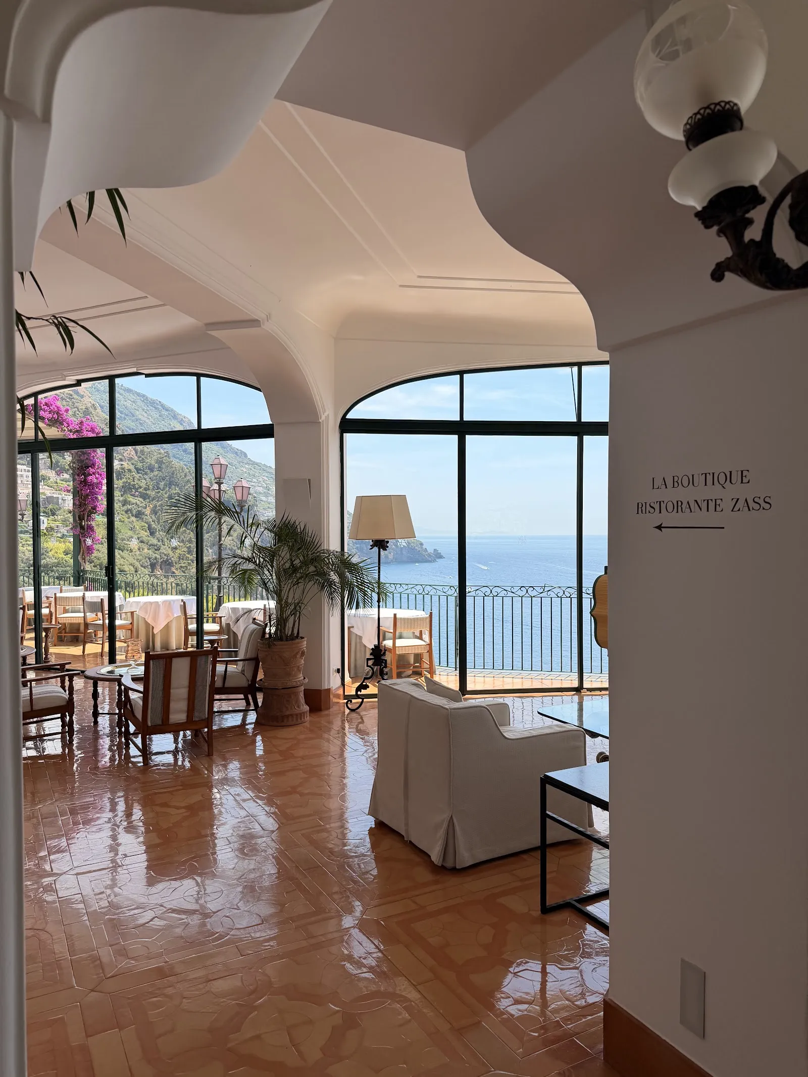 Zass dining room