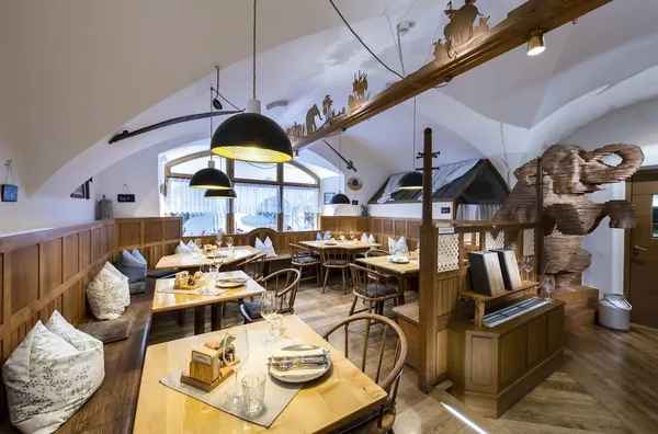 Restaurant Elefant Salzburg Hotel historic Austrian cuisine