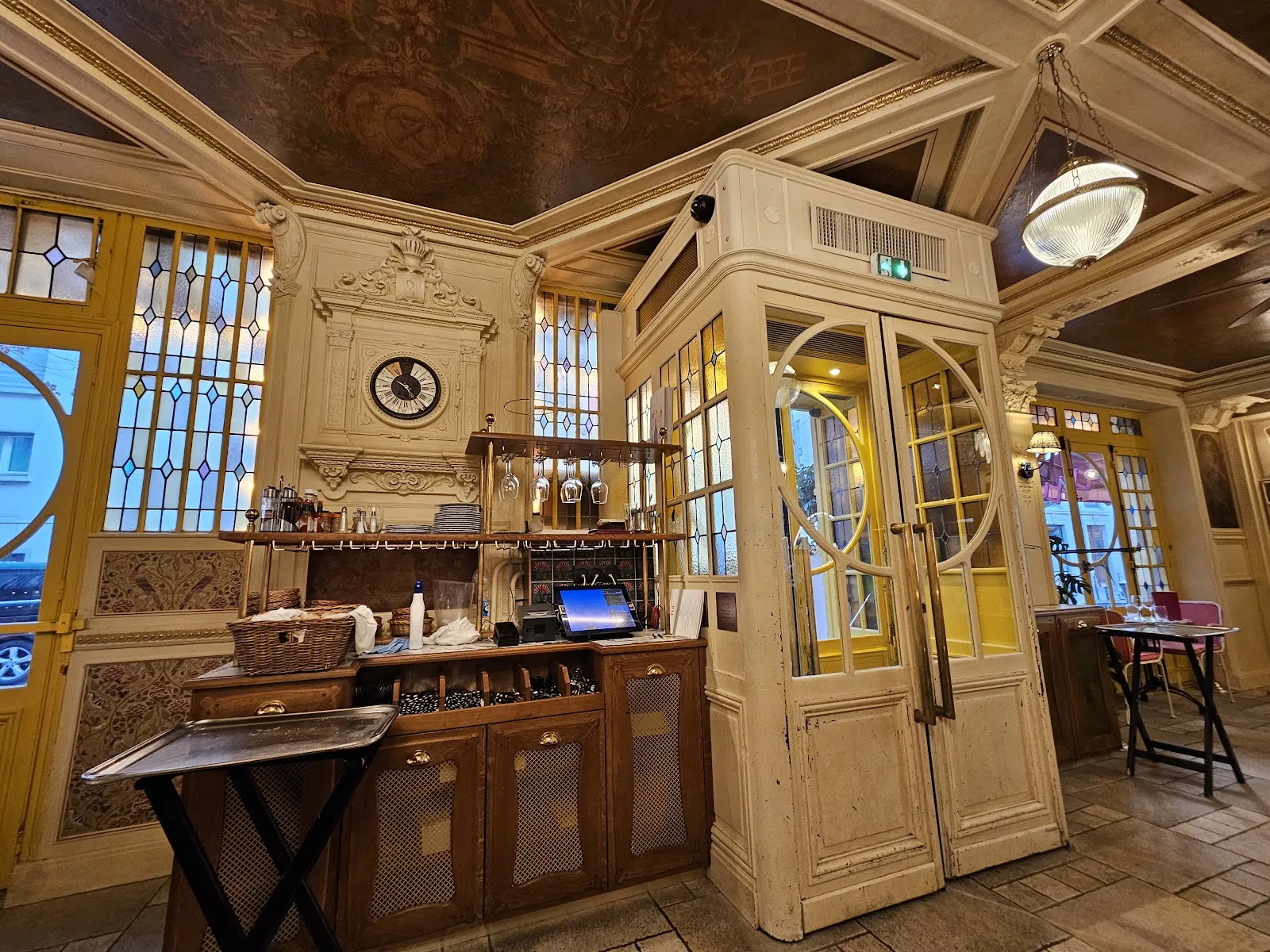 BRASSERIE FLÔ Paris — 10th arrondissement / République dining room
