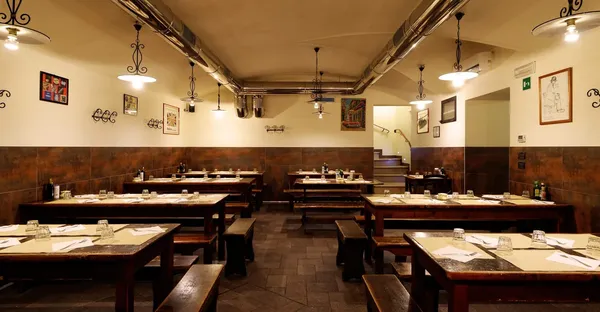 Osteria dell'Orsa Bologna Via Mentana university district communal tables local institution student favourite