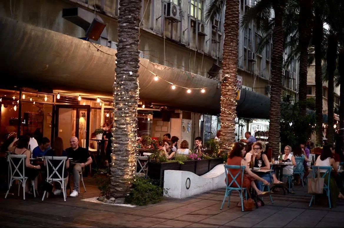 Venya Bistro width=