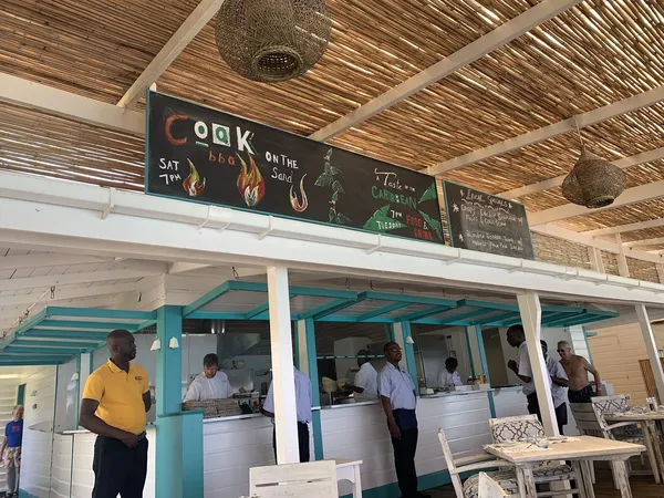 Beach Café at Endeavour Bay &mdash; Mustique