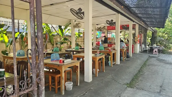Khao Soi Khun Yai to Chiang Mai Northern Thai / Noodles dining room
