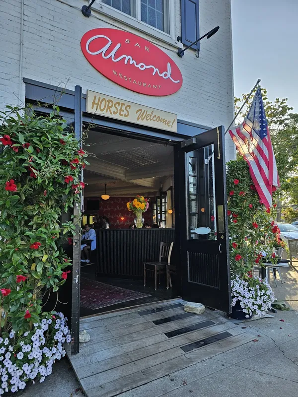 Almond The Hamptons French Bistro restaurant