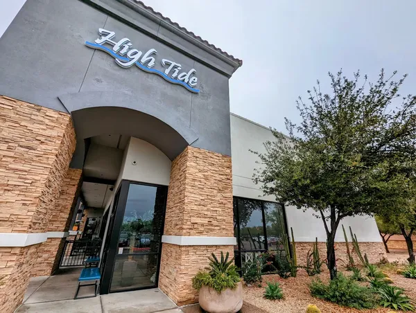High Tide Gilbert Arizona seafood sushi steam kettle fresh fish dinner interior