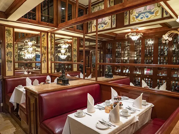 Au Pied de Cochon Mexico City french brasserie