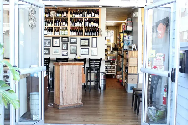 Henlopen City Oyster House restaurant
