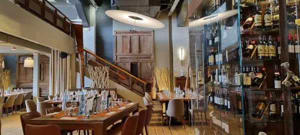 Café Maritime Bordeaux Chartrons docklands waterfront brasserie seafood