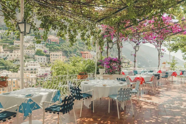 Il Tridente Positano terrace restaurant cocktail bar sunset