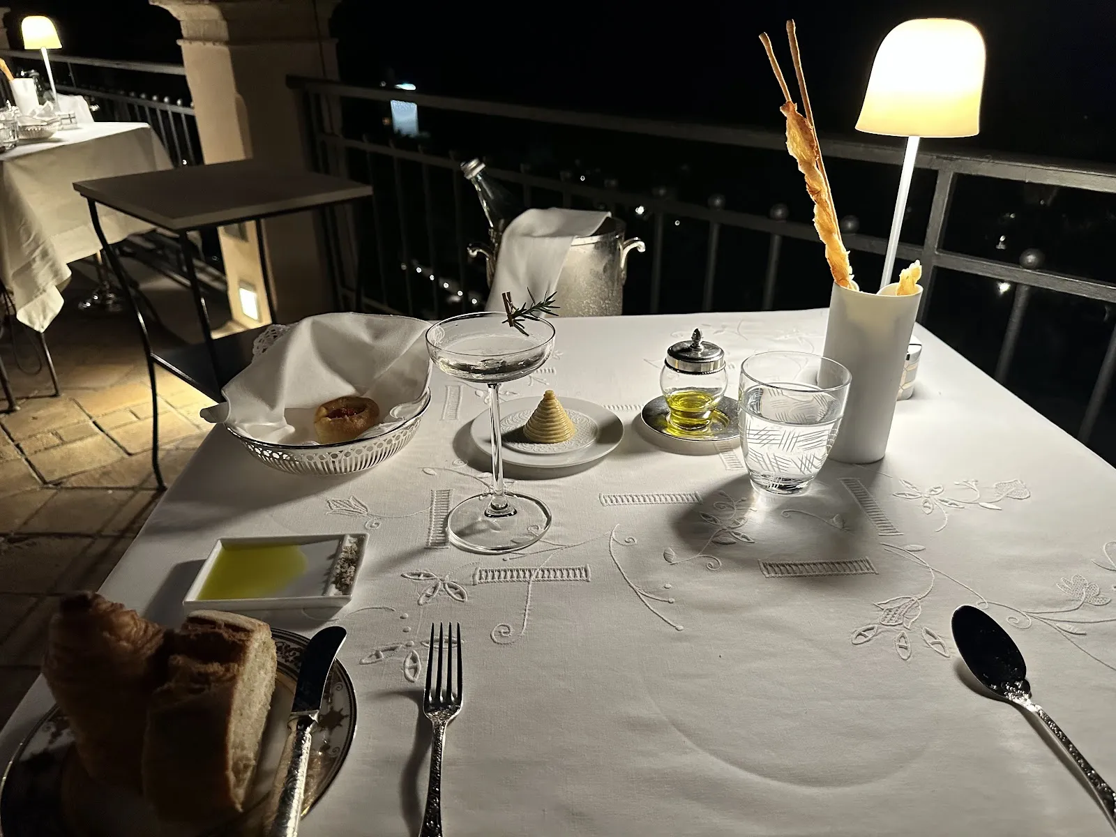Otto Geleng dining room