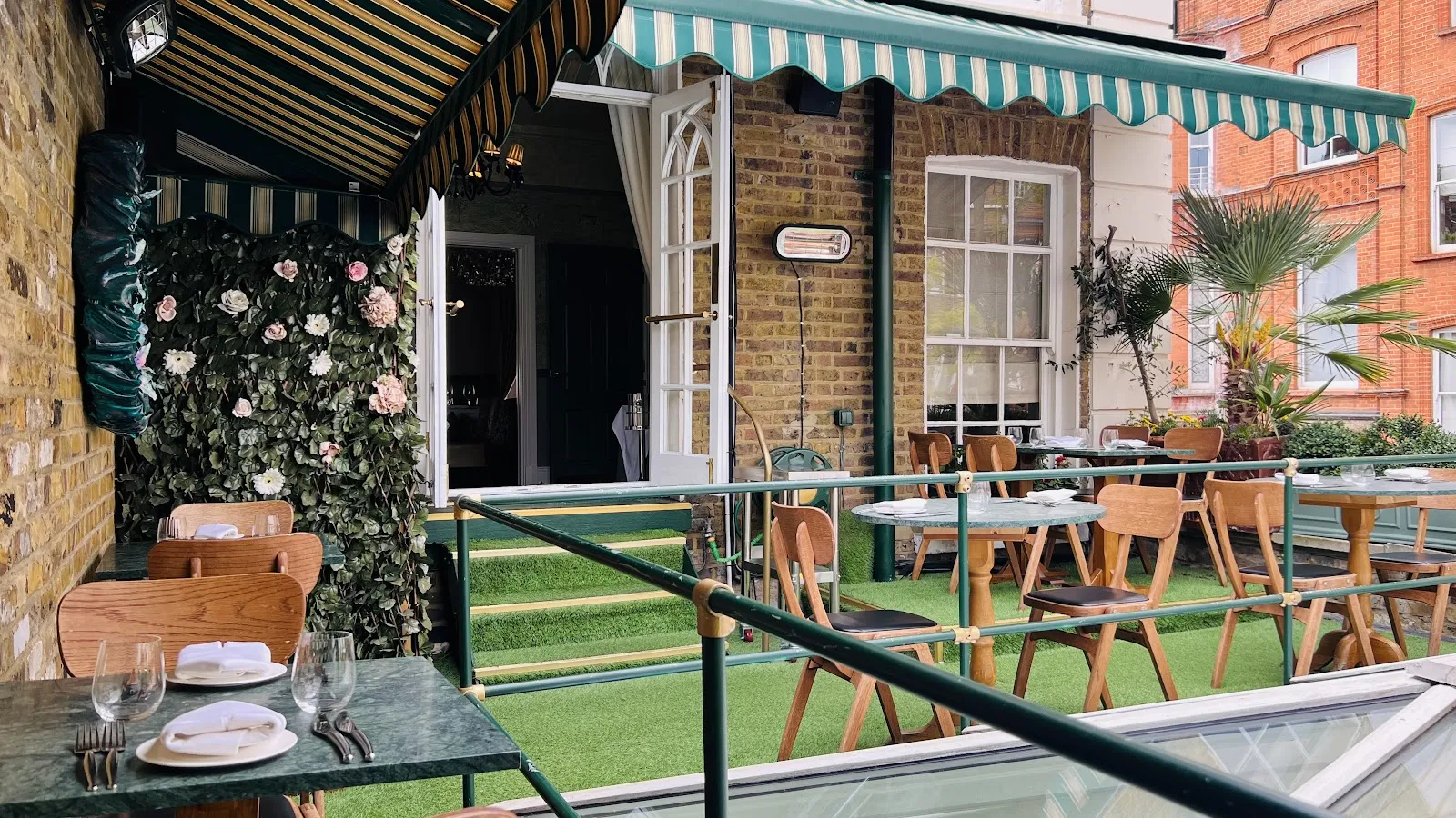 KUTIR London — Chelsea dining room