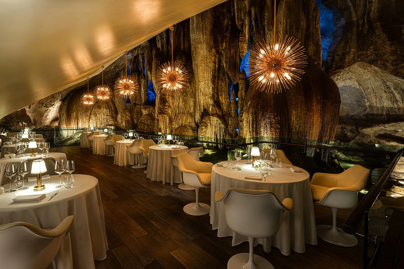 Jeff's Cellar restaurant