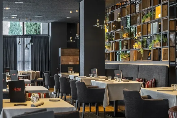 Lakasa Madrid modern spanish