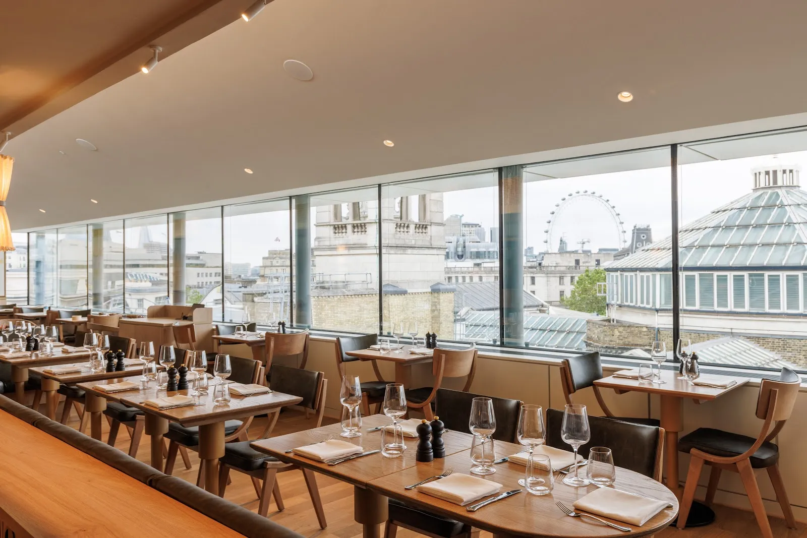PORTRAIT RESTAURANT London — Trafalgar Square / St Martin's Place dining room
