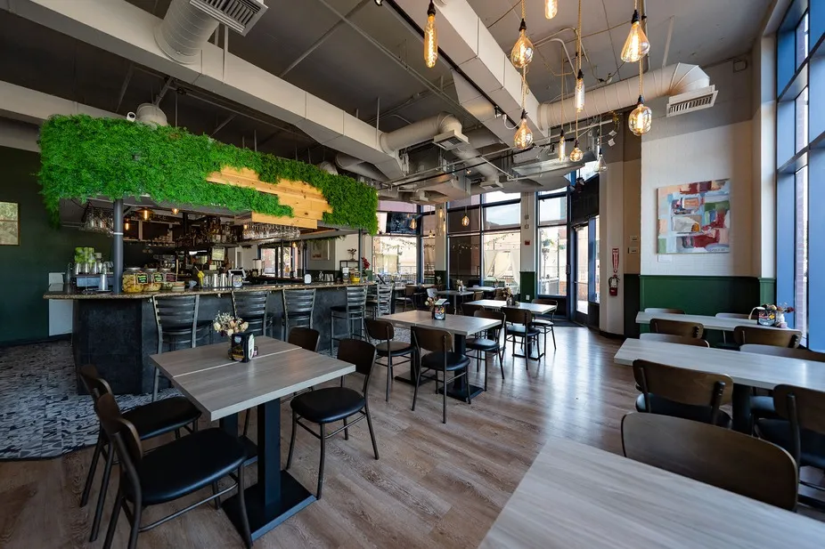 Foch Cafe & Bistro
