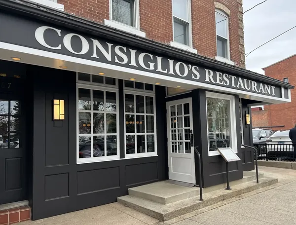 Consiglio's restaurant New Haven Wooster Street Italian family