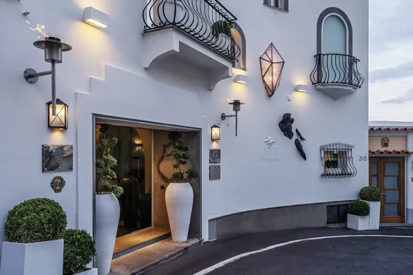 Li Galli restaurant Positano Hotel Villa Franca, intimate dining