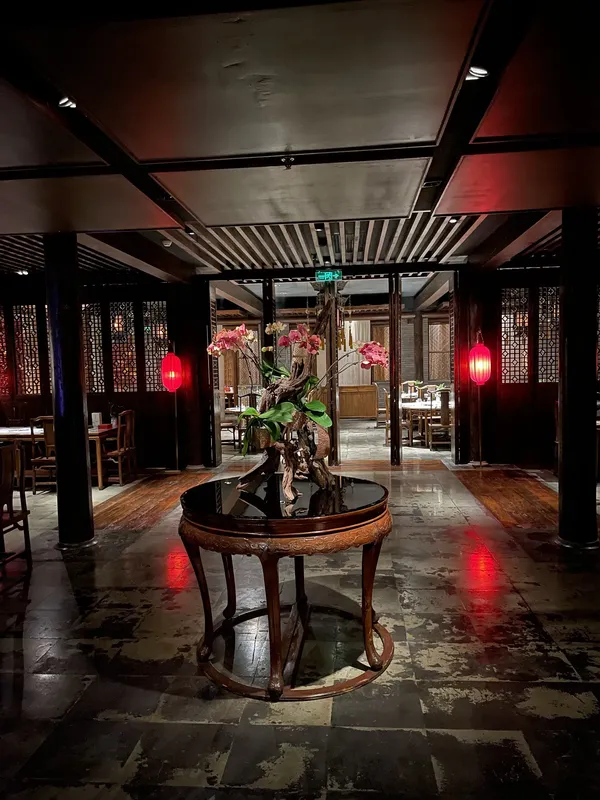 Huang Ting Peninsula Beijing Cantonese restaurant courtyard dining