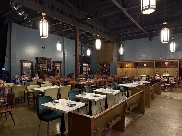 The Sanctuary on 25th Tuscaloosa warm hospitality dining