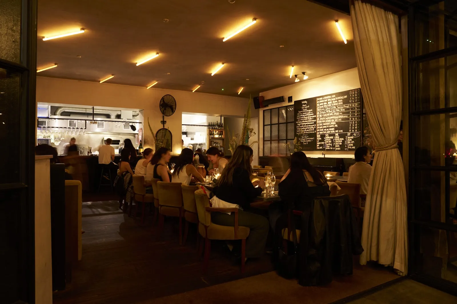 WESTERNS LAUNDRY London — Highbury dining room