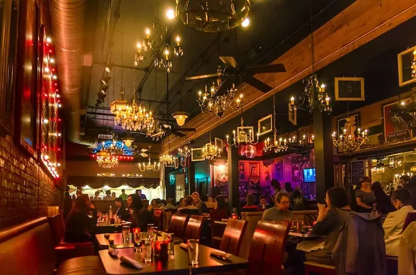 Five Bar restaurant Tuscaloosa minimalist dining concept