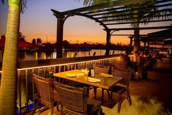 Tantalum restaurant Long Beach waterfront