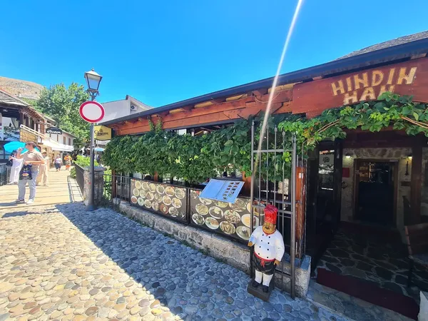 Hindin Han, Mostar