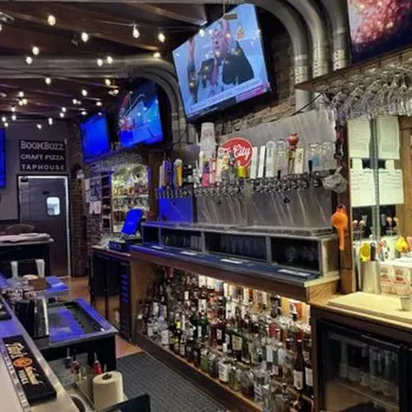 Tony Boombozz Louisville Kentucky craft pizza tavern dining