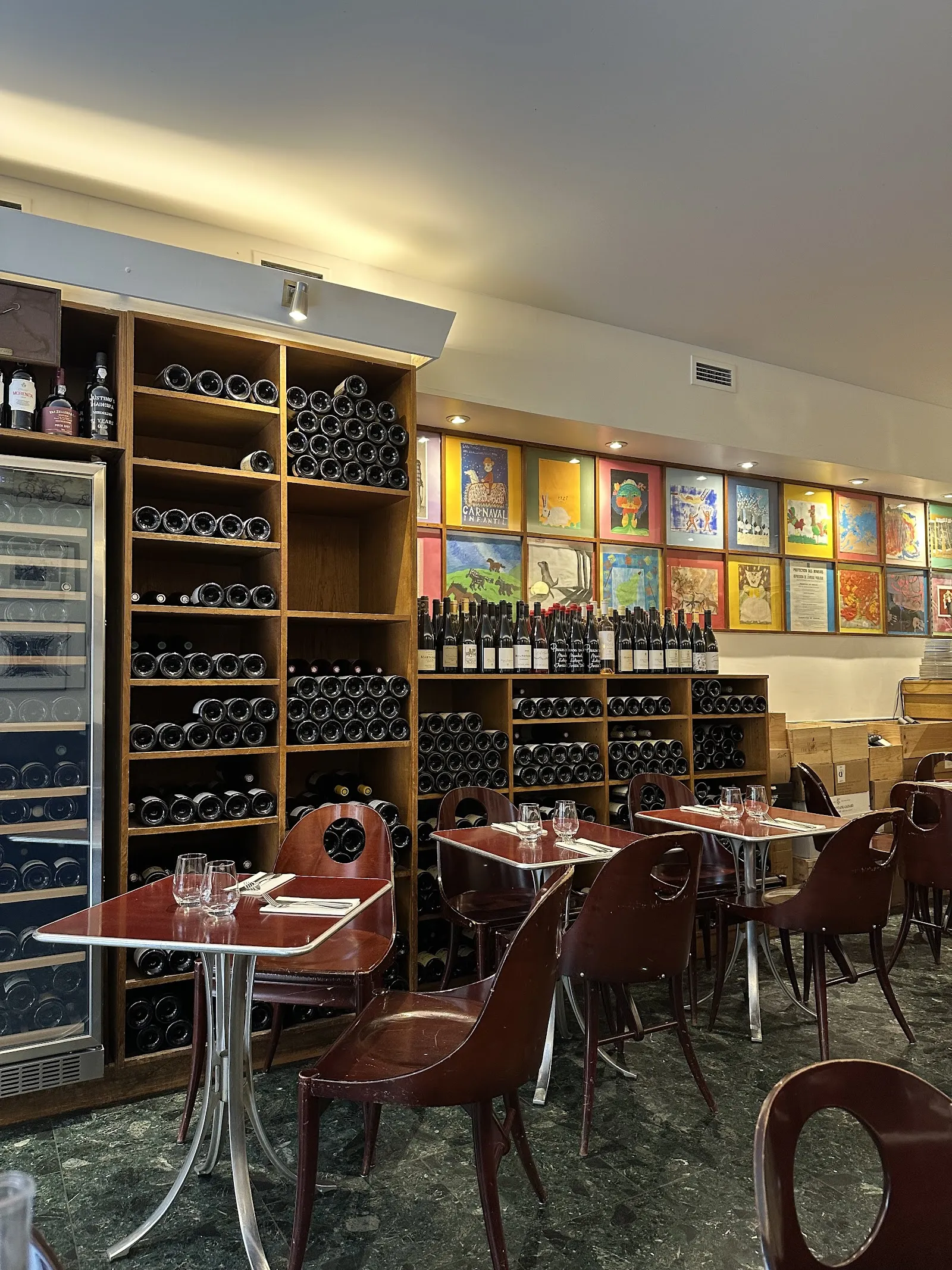 JUVÉNILES Paris — 1st arrondissement / Palais Royal dining room