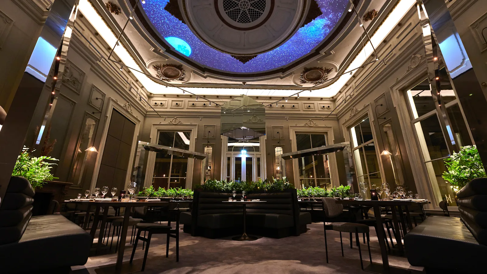 Hemel & Aarde dining room