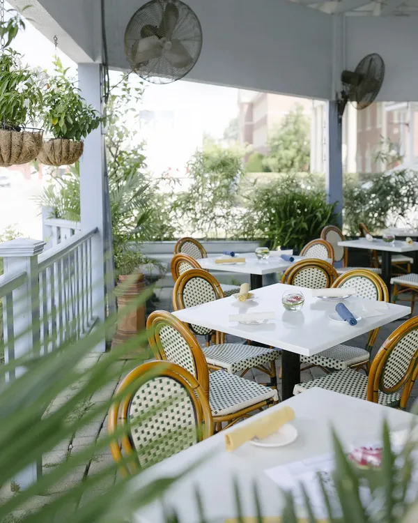 Coles 735 Main Lexington Modern American — Globally Influenced Chef-Driven restaurant