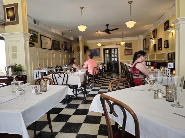 Fritz and Frites Galena Alsatian Bistro — French & German restaurant