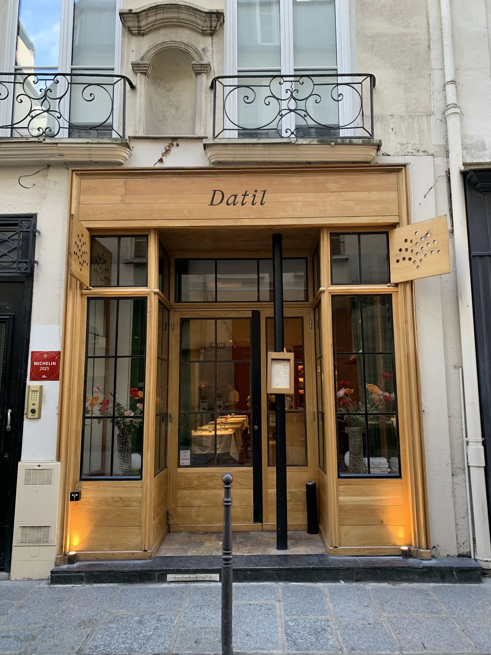 Dining room at Datil, rue des Gravilliers Paris 3rd