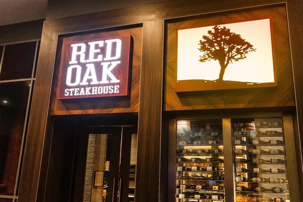Red Oak Steakhouse Little Rock interior