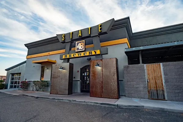 State 48 Brewery Surprise AZ craft beer wood-fired pizza gastropub