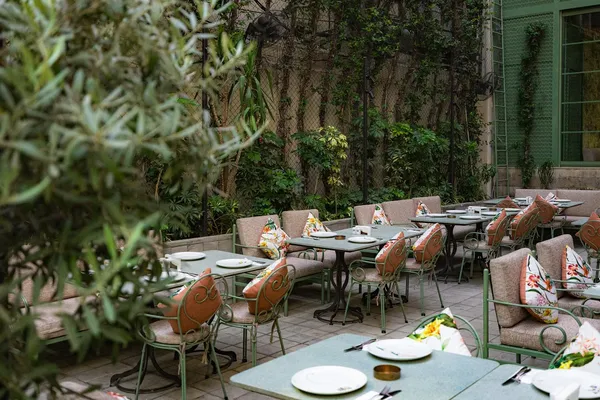 Mayrig, Beirut