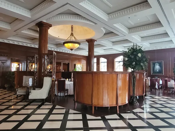 Grill 225 Market Pavilion Hotel Charleston