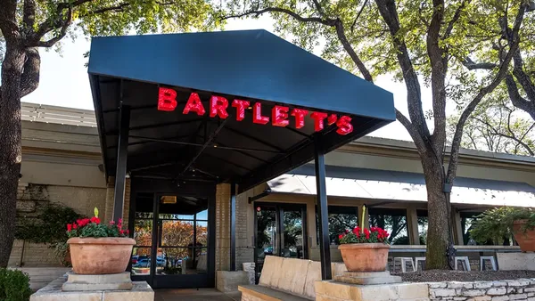 Bartletts Austin Burnet Road comfort American chicken pot pie classic cocktail bar interior