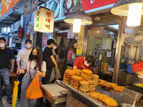 Gwangjang Market Bindaetteok restaurant