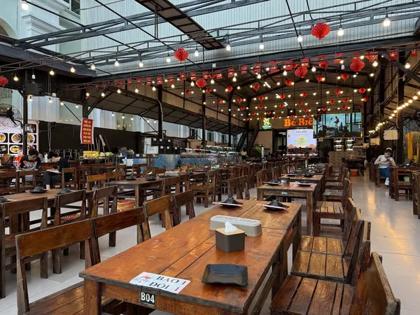 Hải Sản Bé Anh — Da Nang Vietnamese Seafood dining room