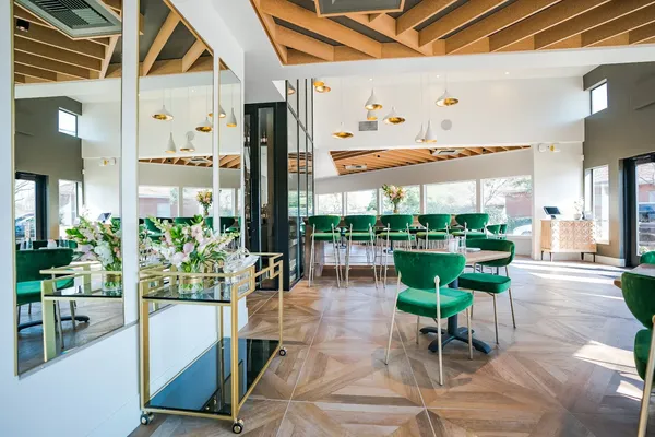 Allora restaurant