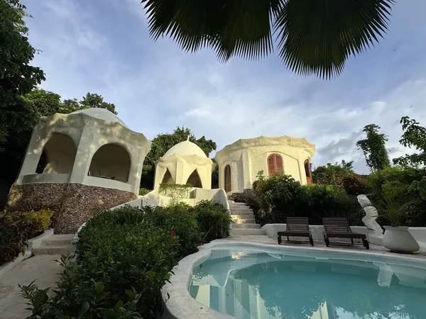 Kilindi Zanzibar luxury resort restaurant Kendwa cliff
