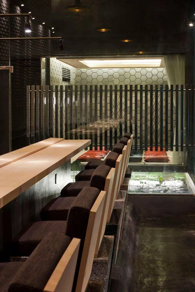 Sushi Rei dining room