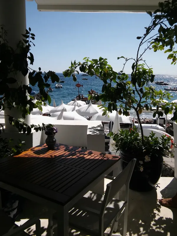 Da Adolfo beach restaurant Positano boat shuttle seafood